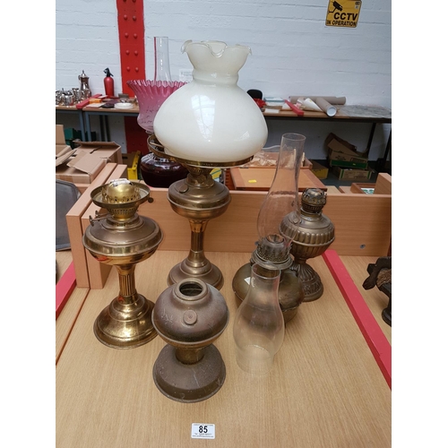 85 - Collection of oil lamps