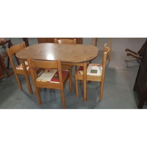 212 - Modern dining/kitchen table and 4 chairs