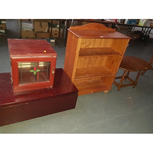 571 - Quantity of small furniture including pine bookcase ,small drop leaf table etc