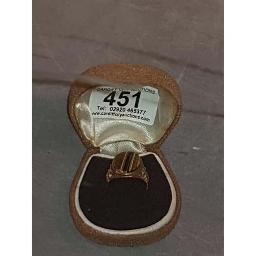 451 - 9k gold gents tiger eye ring