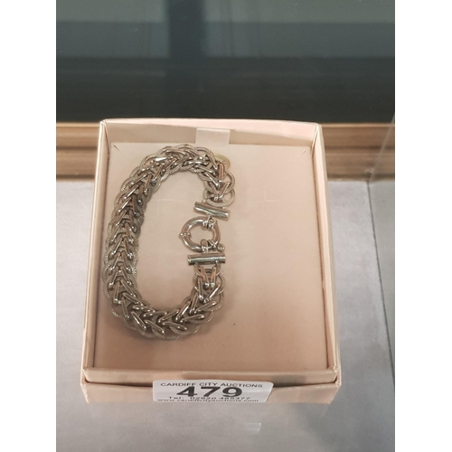 479 - Silver bracelet marked 925, 18 grams