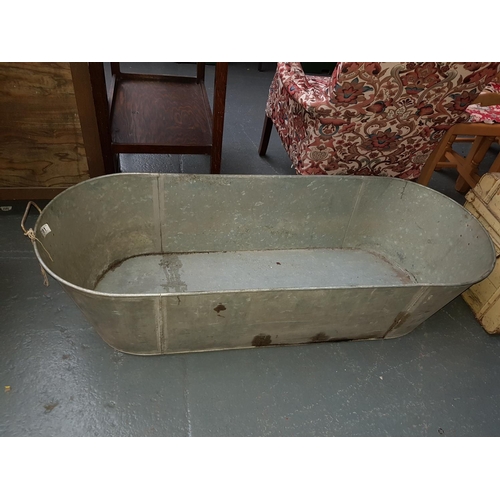 781 - Galvanised tin bath