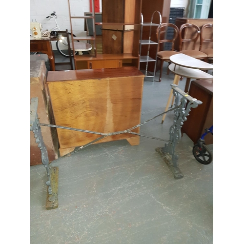 789 - Cast iron table base