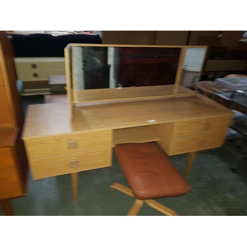 846 - Modern 4 drawer dressing table with triple mirror