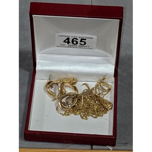 465 - A quantity of 9k gold earrings and scrap ( total gold weight in excess of 14 grams)