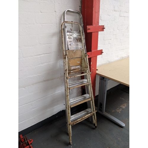 531 - Two sets of step ladders