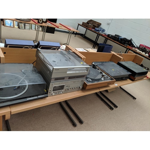 43 - 5 turntables including Bang & Olufsen and Garrard