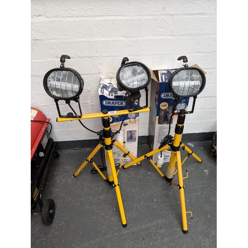 834 - Two Draper 110 volt worklights on stands