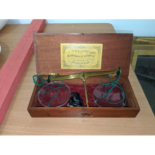 83 - A set of 19th century brass beam scales by W & T Avery in their original mahogany box