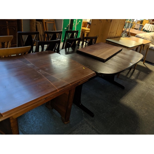 706 - Four dining tables, oak, formika and pine