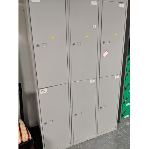 760 - 3 x two door metal locker
