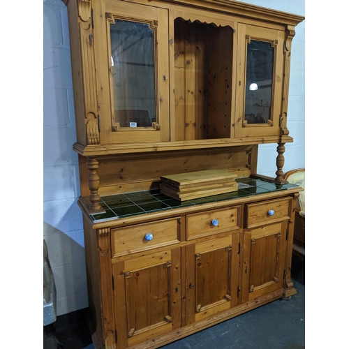 200 - An antique pine dresser