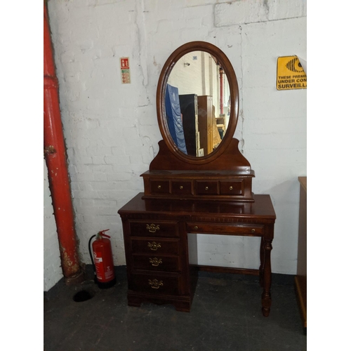 520 - A dressing table with mirror
