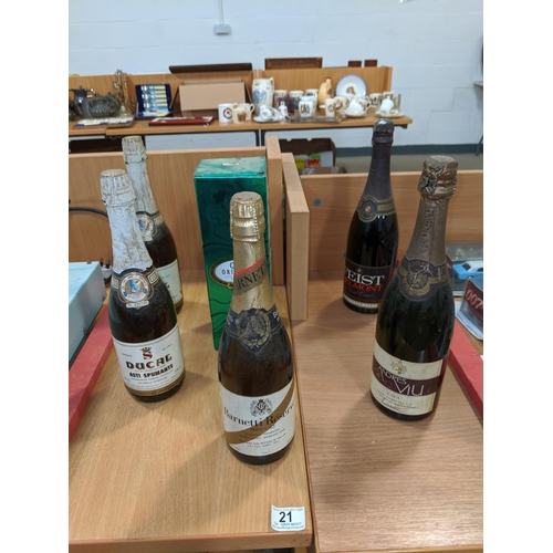 21 - A selection of vintage alcohol including Croft original sherry, Andres Viu Cava, Feist Belmont etc.