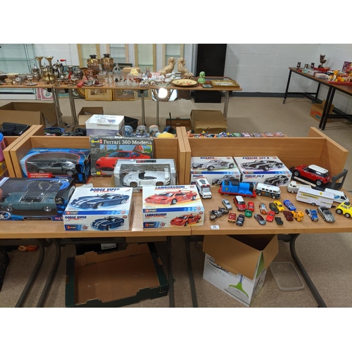 35 - Boxed and loose Die Cast cars including Burago etc.