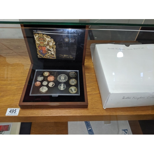 495 - A cased set of the 2009 UK proof coin set - Royal Mint