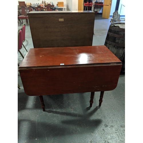 205 - A mahogany,drop leaf,gateleg dining table