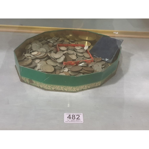 482 - A collection of world coins