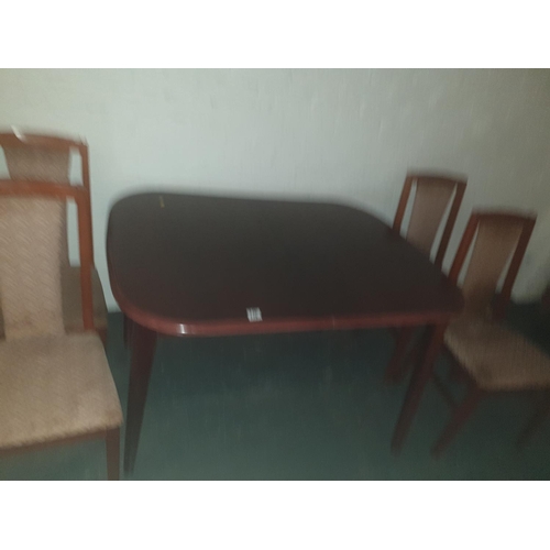 770 - Extending dining table + 4 chairs