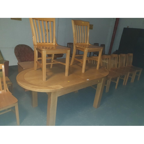 793 - Extending dining table + 9 chairs