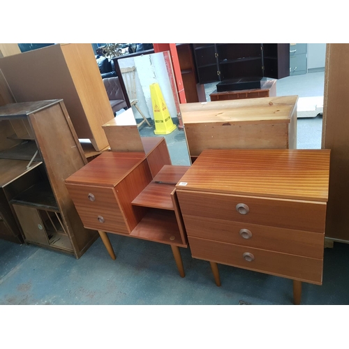 328 - A retro chest of drawers and a matching dressing table