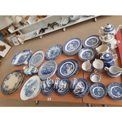 46 - A selection of 'Old Willow' blue and white china, Delft etc