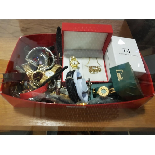 289 - A collection of gents and ladies watches including Timex, Sekonda, Accurist etc