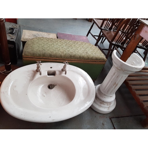 532 - A porcelain sink and pedestal