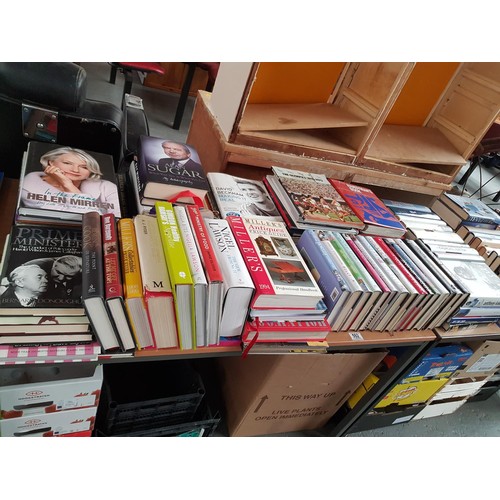 592 - Large collection of books including autobiographies, history books etc