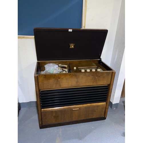 112 - A vintage His Master's Voice radiogram