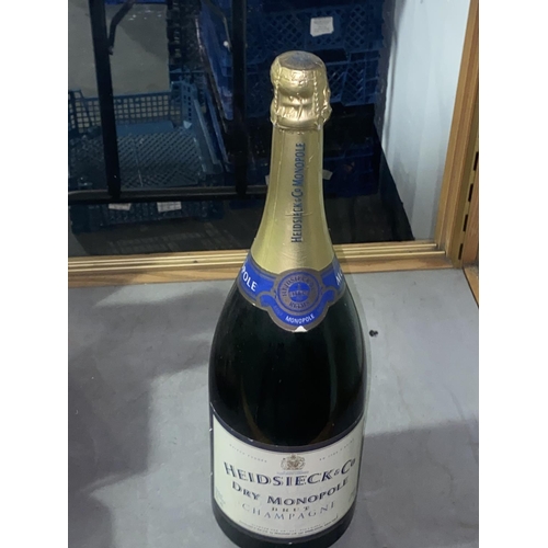 176 - A 1,5L bottle of Hiedsieck and co Brut champagne