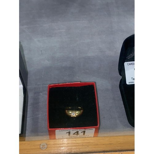 141 - An 18k gold ring with single diamond (.07 diamond) total weight 3.9 grams SIZE O