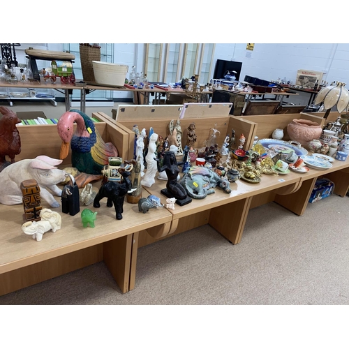 28 - A selection of mixed collectable figures including Royal Dux