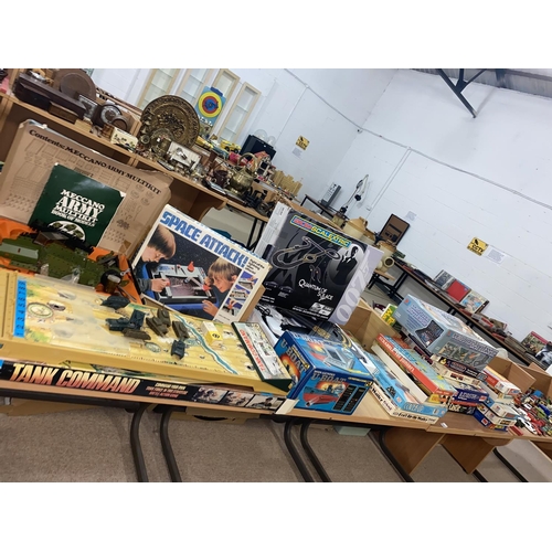 19 - Vintage toys and board games including 'Tank Command' Meccano army kit, space attack, U- Boat etc.