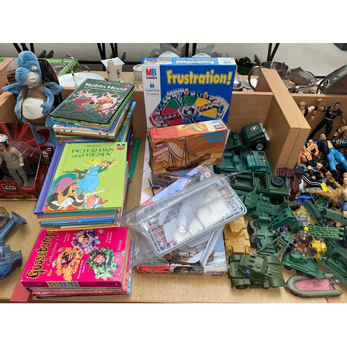 14C - A collection of mixed vintage toys including Lego, Hornby, Disney books etc.