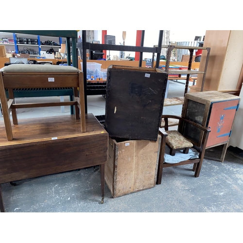 Lot 562       