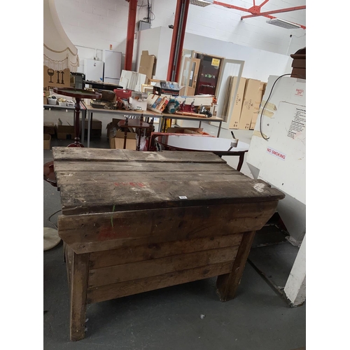 Lot 570       