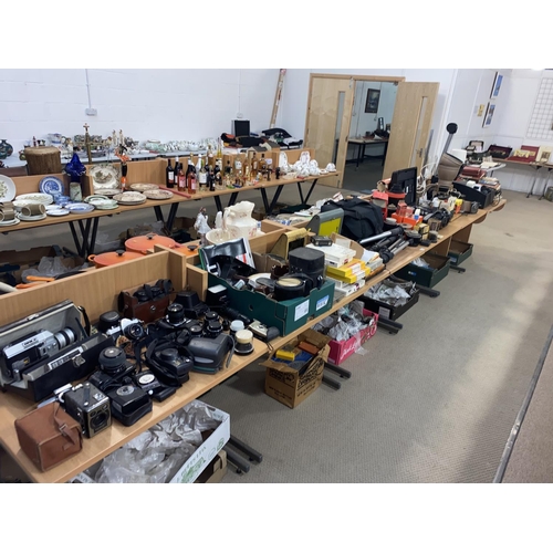 21 - A very large collection of vintage photographic equipment including cameras, Pentax, Spotmatic , Nik... 