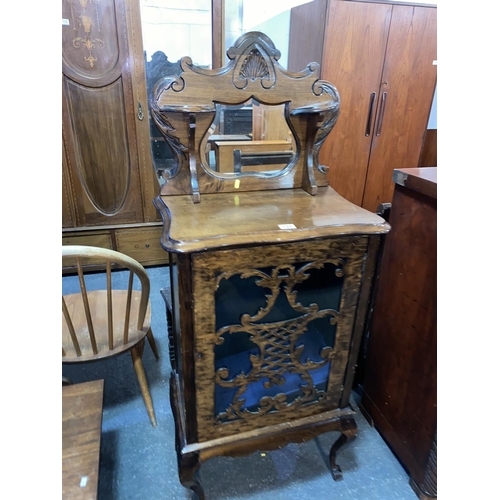 123 - A small Victorian cabinet with mirror