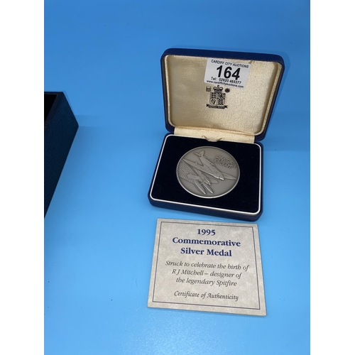 164 - A 1995 commemorative sterling silver medal to commemorate the birth of R.J Mitchell the designer of ... 