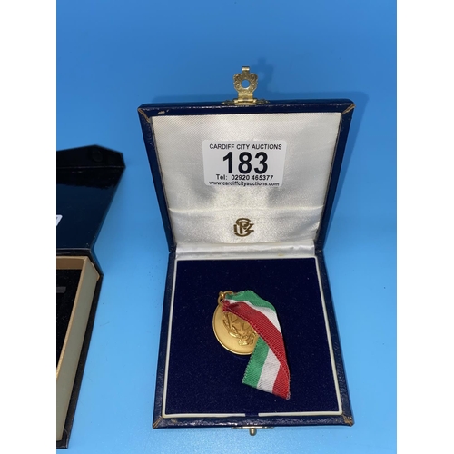 183 - A 22K gold medal - The Italian Medal of Merit for Culture & Art. This medal is personally conferred ... 