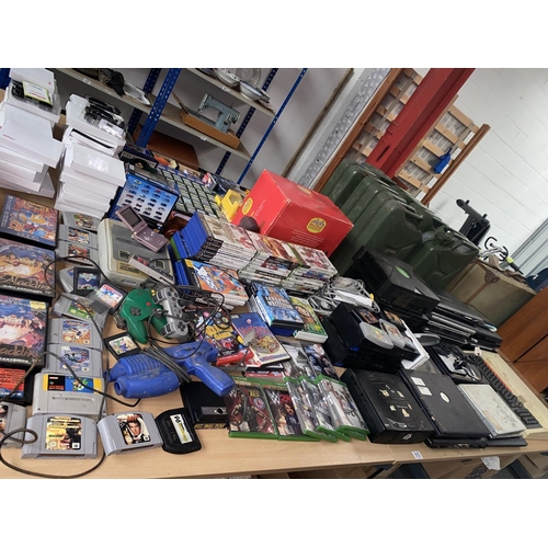 513 - Xbox consoles, PS2 consoles, Sega Saturn, laptops, tablets, Xbox, Playstation games, Nintendo consol... 