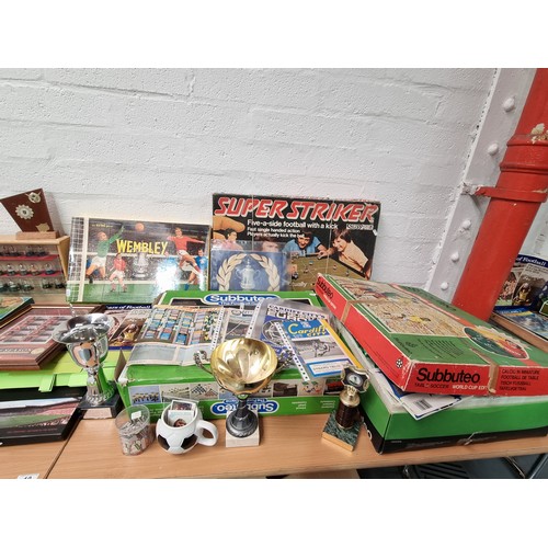 10 - Very good condition football memorabilia to include football coins, pictures, programmes, domed Subb... 