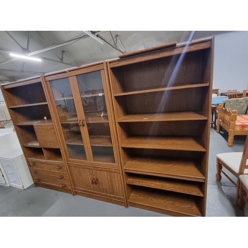 786 - 2 oak bookcases and an oak cabinet