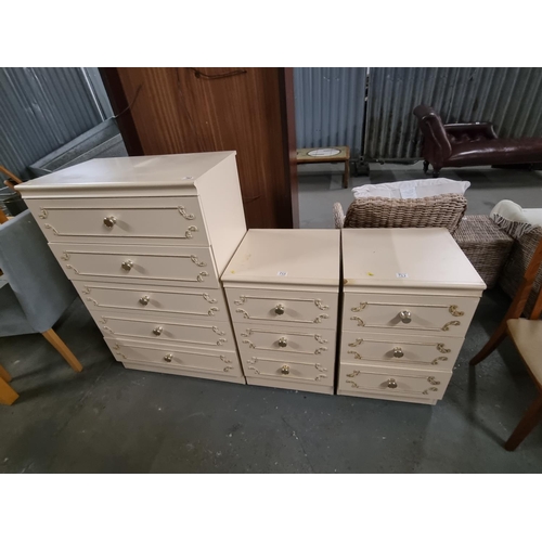 793 - A 5 drawer chest of drawers and 2 matching bedside cabinets