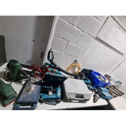 901 - A Mac Allister strimmer, 2 x vintage Makita drill, Sealey socket set, 2 x Bosch hedge trimmer, Bosch... 