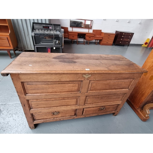 119 - An oak mule chest with two drawers