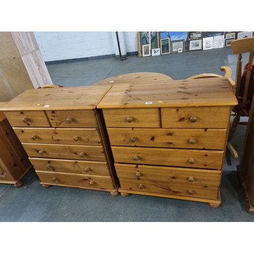 392 - 2 x 2 over 4 chest of drawers