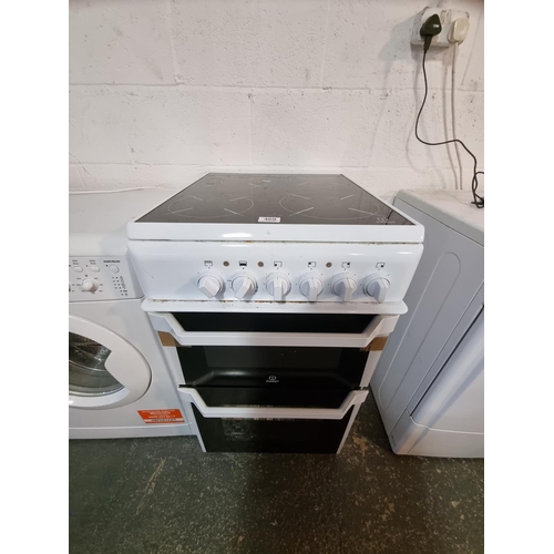 469 - An Indesit electric cooker