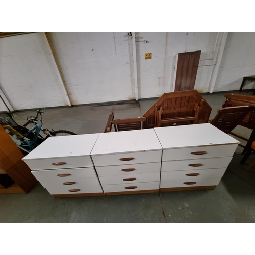 595 - 3 x White chest of drawers